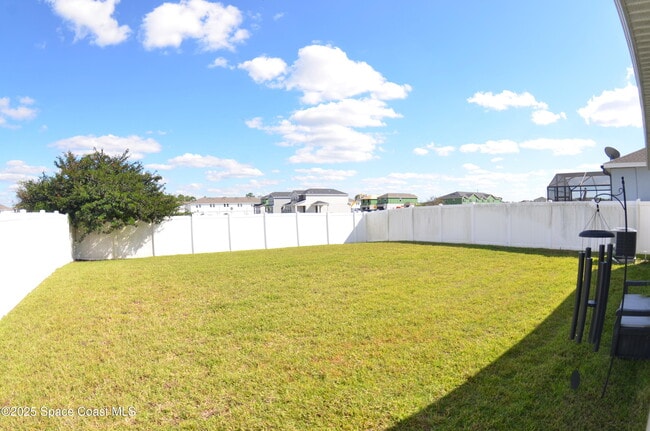 Building Photo - 125 Lavenna Ave