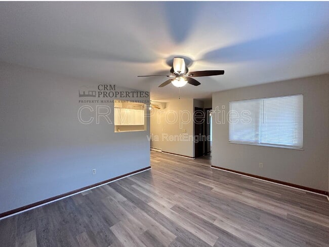 Foto del edificio - 9207 E 12th St