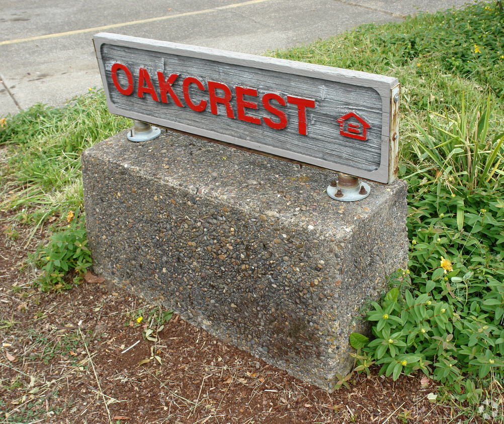 Building Photo - Oakcrest Family Housing