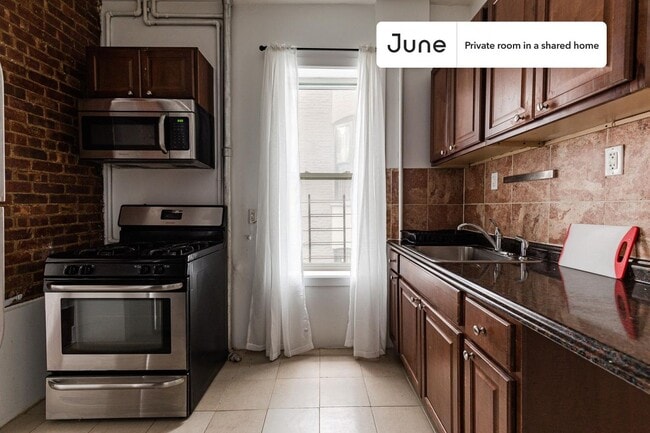 Foto del edificio - Room in Shared 3 bed/1 bath home