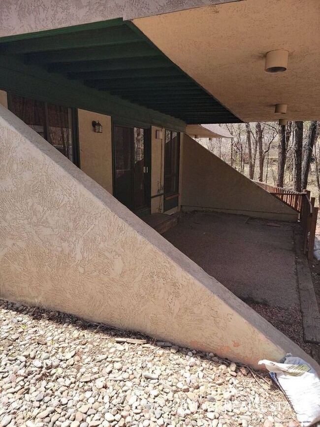 Building Photo - 408 Columbia Rd