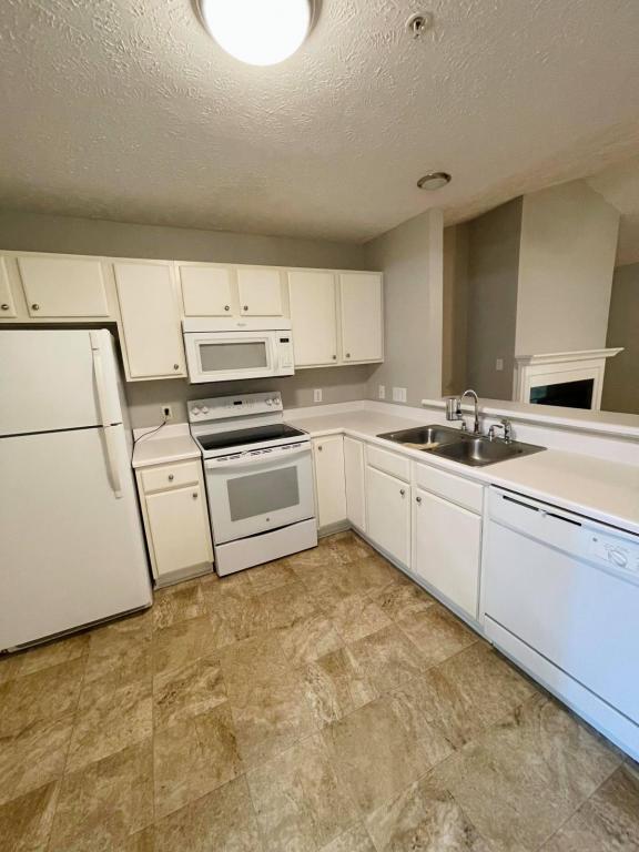 Foto del edificio - 332 Bubble Creek Ct