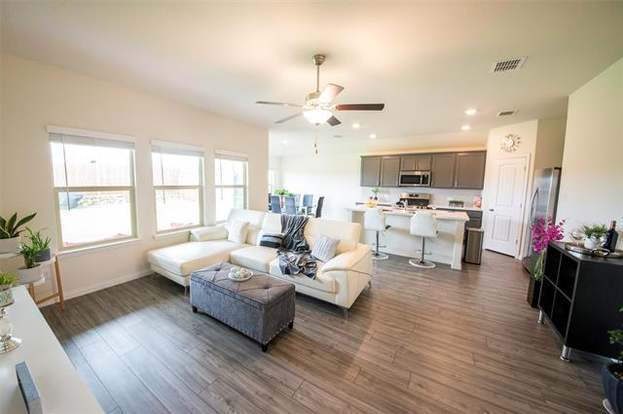 Foto del edificio - 805 Spruce Ln