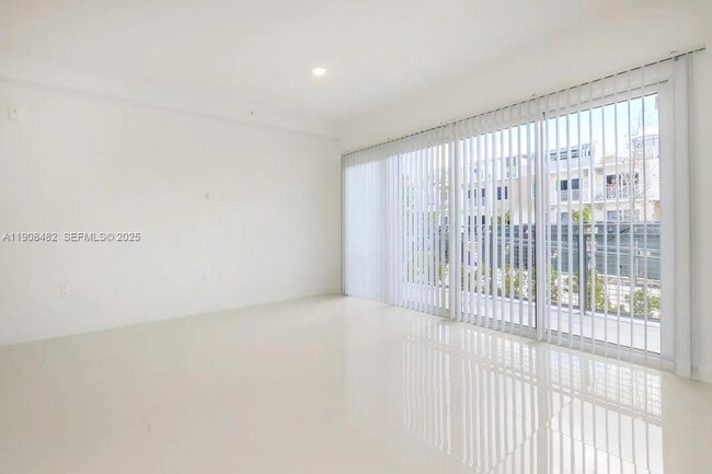 Building Photo - 25850 SW 140th Ct