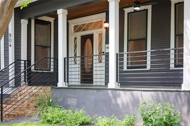 Building Photo - 904 Willow St