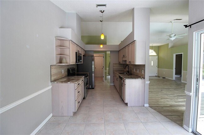 Foto del edificio - 9421 Fruitland Ave