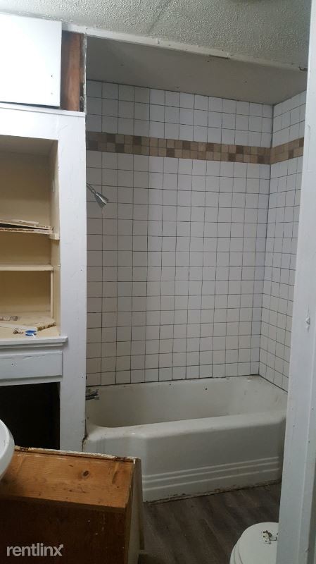 Building Photo - 3 br, 2 bath House - 1026 N. Davis St