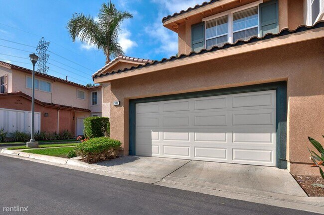 Building Photo - 3 br, 3.5 bath Townhome - 1664 Plover Court