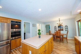 Building Photo - 5 Arrowood Ln