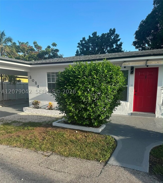 Building Photo - 2024 NE 26th Dr