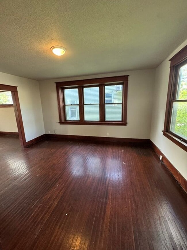 Building Photo - 1307 St Marys Ave