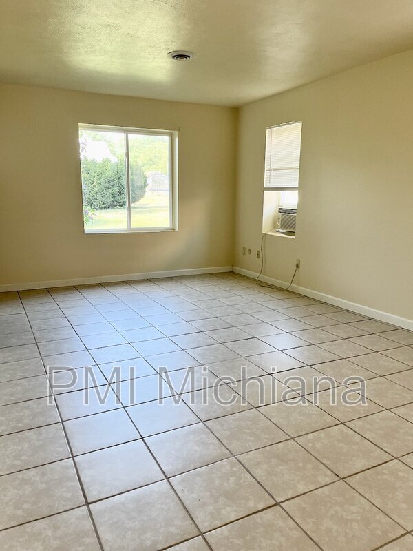 Foto del edificio - 19944 Crosswell St