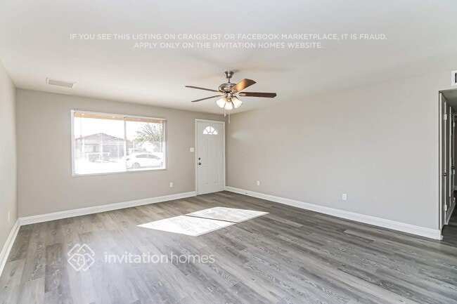Building Photo - 3718 E Gelding Dr