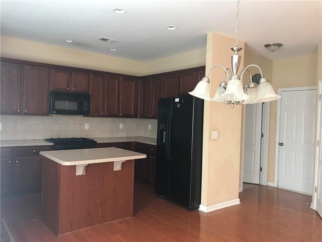 Building Photo - 729 Castlebottom Dr SE