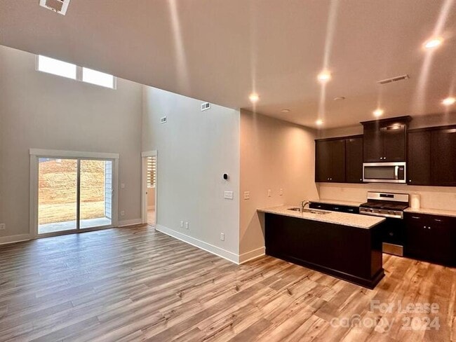 Building Photo - 9446 Munsing Dr