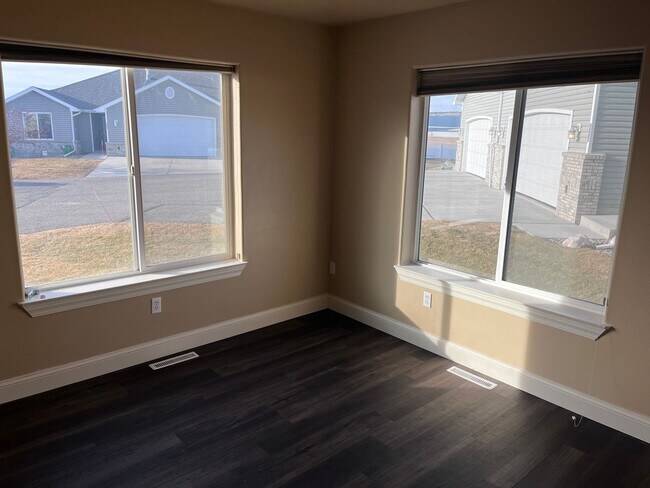 Foto del edificio - Gorgeous West End 4 bed Home!