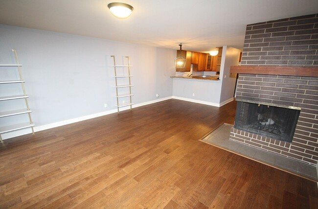 Foto del edificio - SEATTLE 2 BED, 1 BATH CONDO FOR RENT AVAIL...