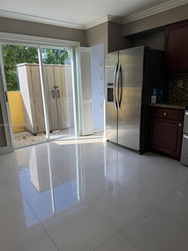 Foto del edificio - 8240 SW 149th Ct