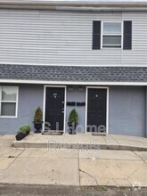 Building Photo - 215 S Pavilion Ave