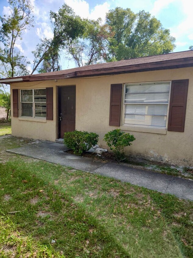 Primary Photo - 1711 Birchwood Cir