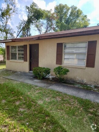 Building Photo - 1711 Birchwood Cir