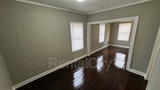 Foto del edificio - 1351 Salem St
