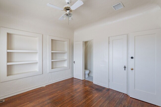 Building Photo - 241 S Cherry Ave