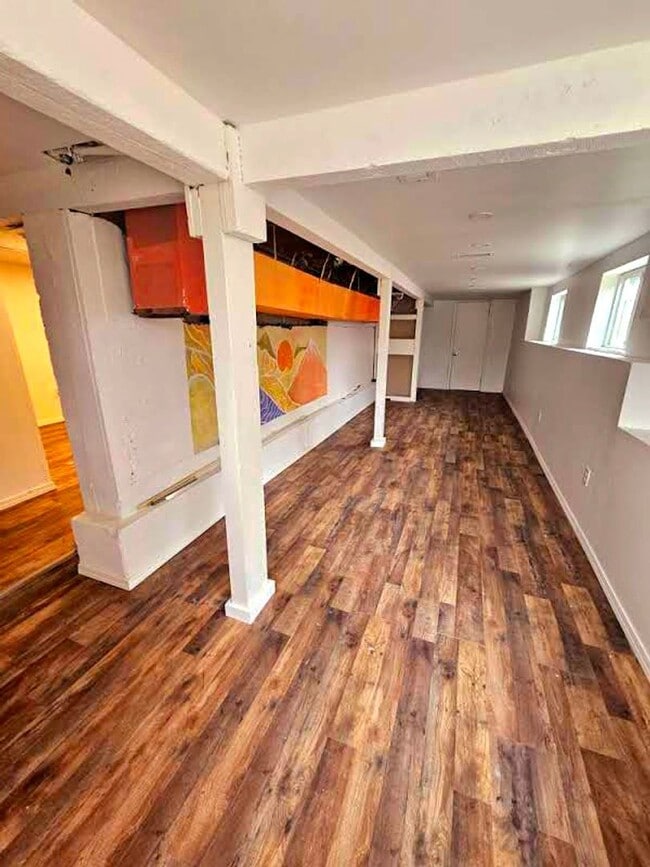 Building Photo - Charming 2 bed in great location!