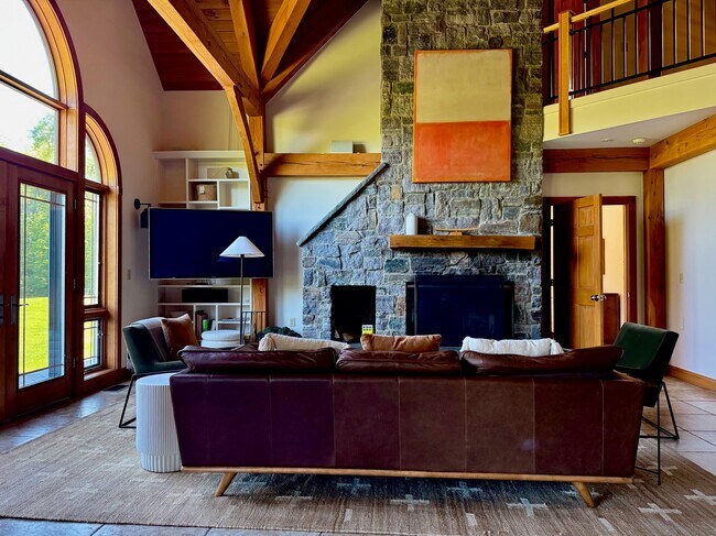 Foto del edificio - 66 Fiddlehead Ln