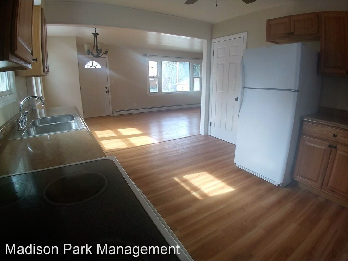 Primary Photo - 3 br, 1 bath House - 165 S Pine Ave