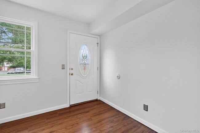 Foto del edificio - 276 Temple Hill Rd