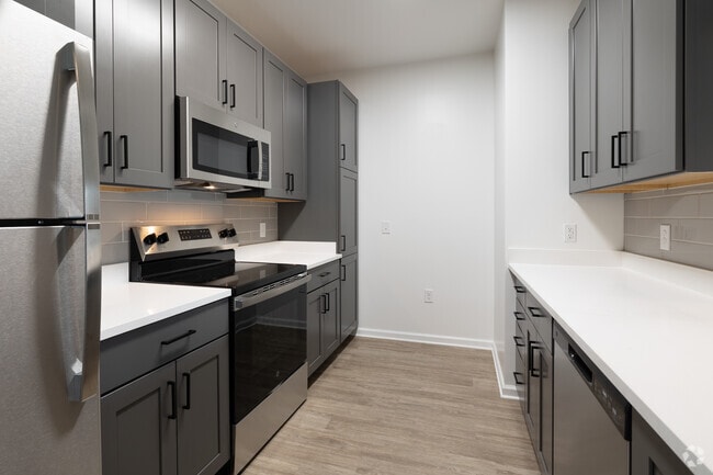 2BR, 2BA -996SF - Kitchen - The Fitzgerald