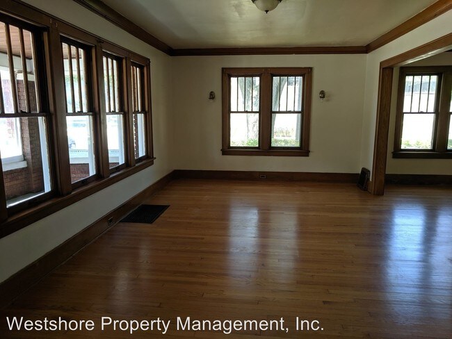 Building Photo - 4 br, 2.5 bath House - 480 E Apple Ave.