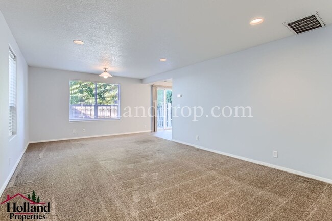 Building Photo - Attractive 4-Bedroom Single-Family Home in...