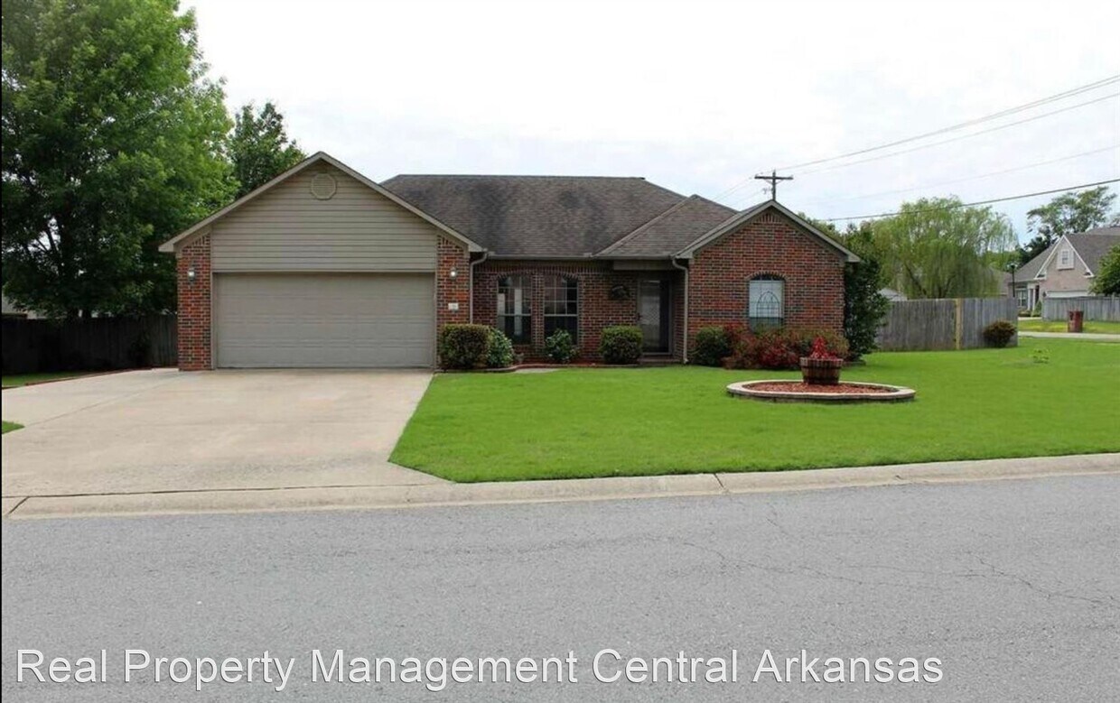 Primary Photo - 3 br, 2 bath House - 11 Newcastle Dr.