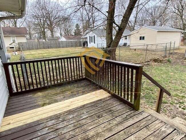 Building Photo - Spacious, South Irvington, 3 Bedroom/1.5 B...