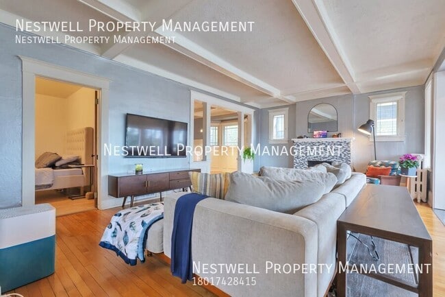 Building Photo - Charming Updated Home on Amazing Avenues