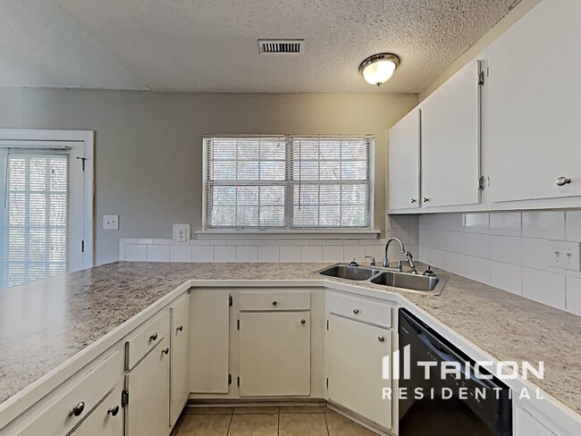 Building Photo - 14020 Eden Ct