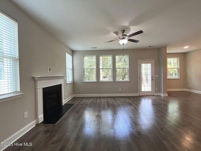Foto del edificio - 188 Sandy Springs Rd