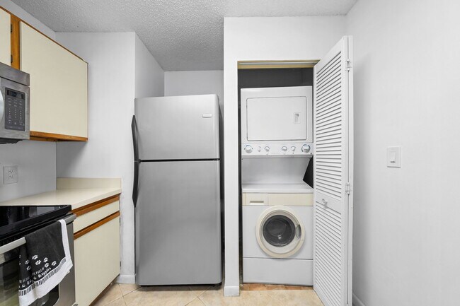 Foto del edificio - 3405 NW 44th St