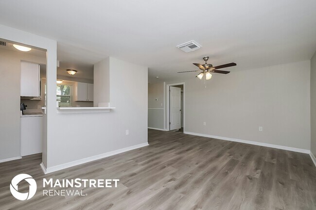 Building Photo - 5040 Valimor Dr