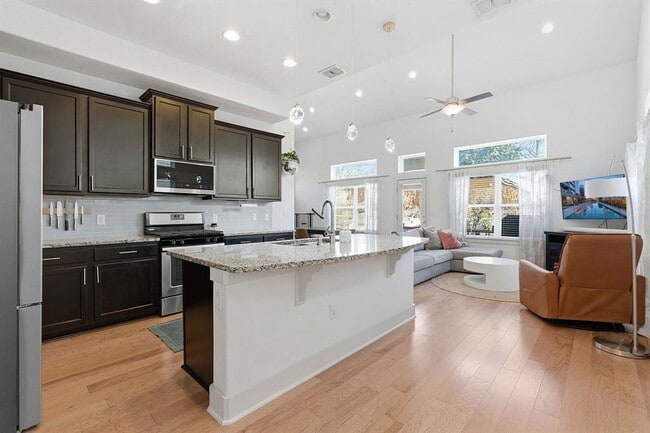 Building Photo - 6003 Duncanville Pass