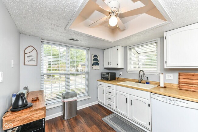 Foto del edificio - 2502 Chaseway Ct