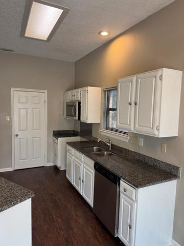 Building Photo - 605 Mack Dr
