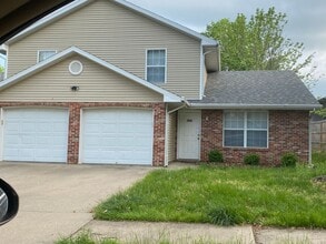 Building Photo - 2416-2418-2418 Santa Rosa Ct