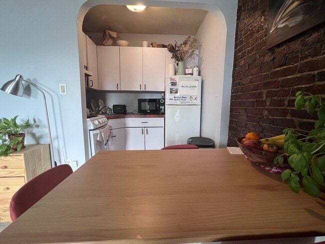 Building Photo - 656 Tremont St