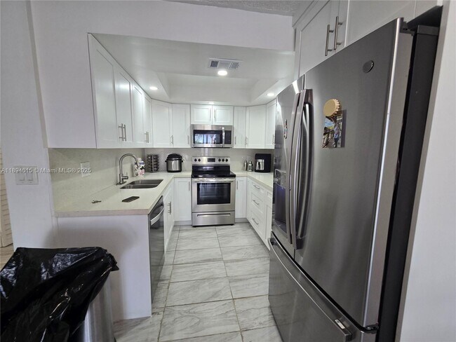 Foto del edificio - 10801 SW 109th Ct