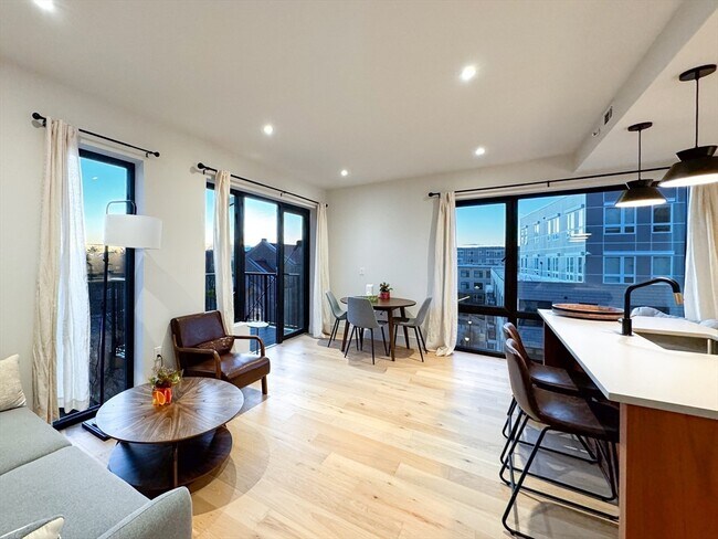 Building Photo - 1 Nevins Hill Way
