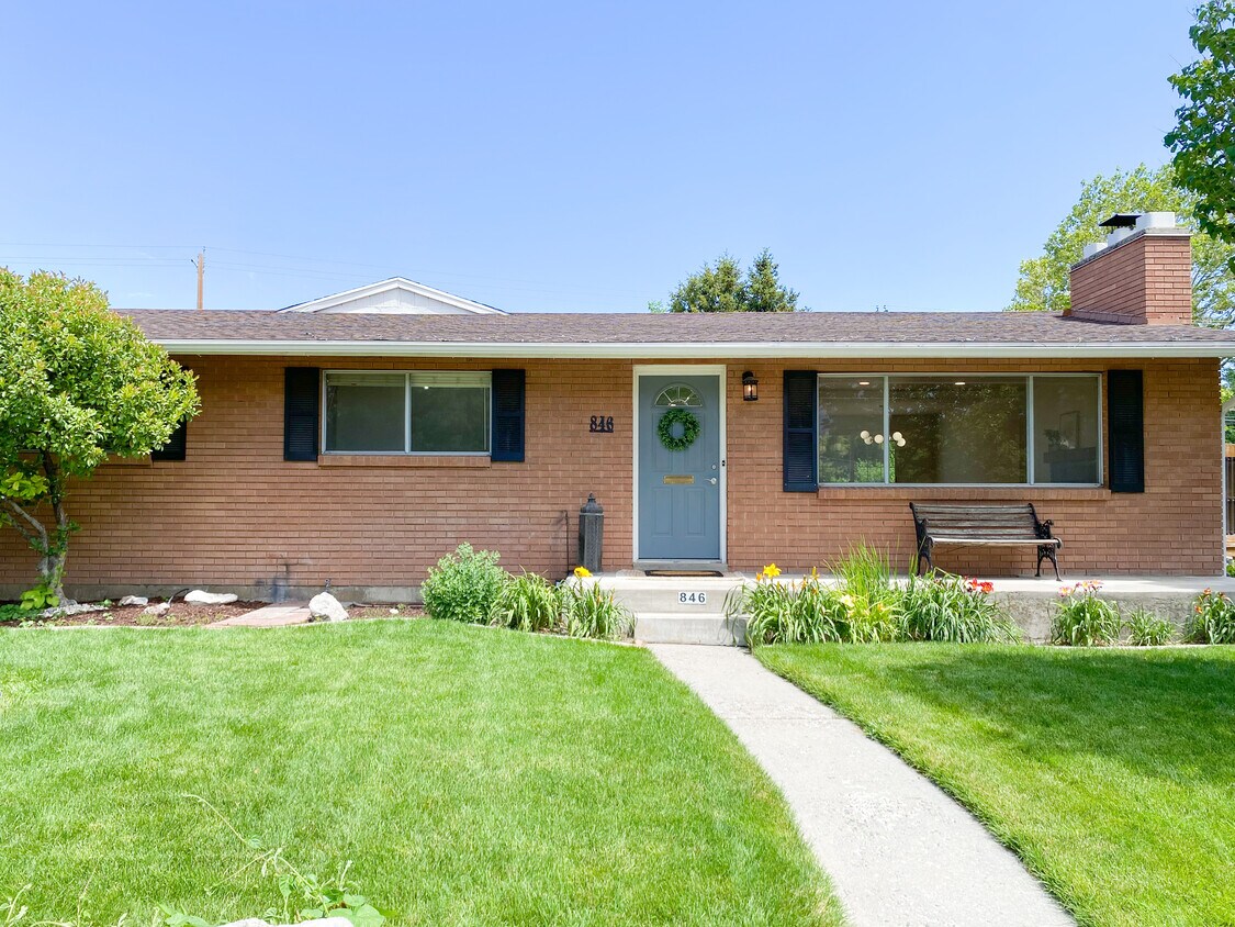 fRONT OF HOME - 846 N 60 E