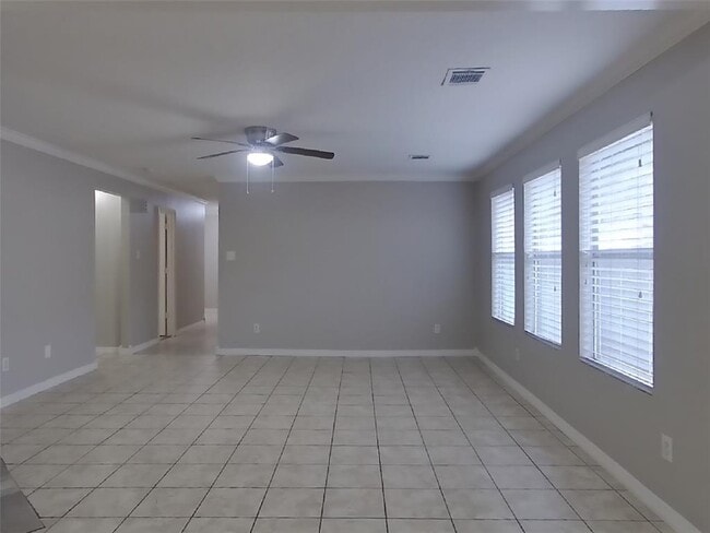 Building Photo - 1043 Somercotes Ln